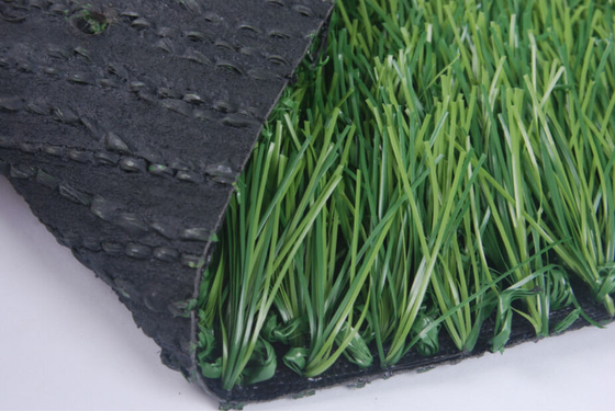 مواد PE مواد مصنوعی فوتبال سبز چمن مصنوعی با نرخ بخیه 140 بخیه / M 50mm ارتفاع انبار MOQ 1000sqm