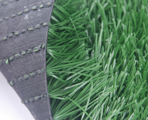 50 میلی متر سبزی مصنوعی ورزش چمن مواد PE 16000 Dtex ورزش Astro Turf برای فوتبال زمین فوتبال