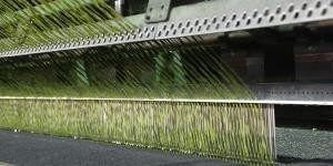 60mm ارتفاع توده فوتبال چمن مصنوعی ورزش چمن جعلی 5/8' اندازه 140 بخیه/M چمن مصنوعی