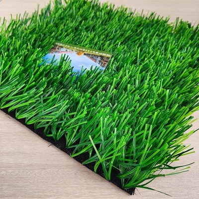 55mm ارتفاع انبار فوتبال چمن مصنوعی نیاز به پر کردن مقاومت UV آب قابل نفوذ سبز چمن مصنوعی