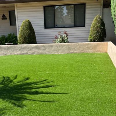 چمن مصنوعی با ارتفاع 42 میلی متر با ظاهر واقعی و نگهداری کم برای باغ ها و منظره سازی