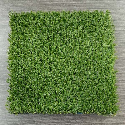 160 بخیه در متر ارتفاع 32 میلی متر علف مصنوعی برای تفریح برای استفاده در زمین های منظره ای و زمین های بازی مدرسه