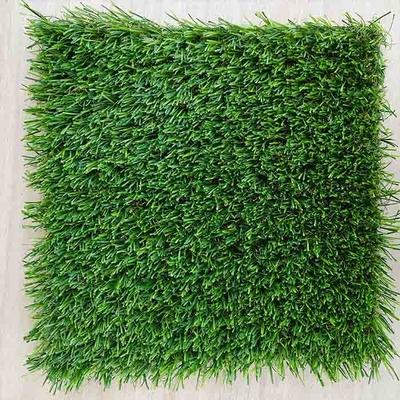 چمن مصنوعی بدون تزئینات منظره ای که برای باغ بالکن و فرش تزئینی استفاده می شود